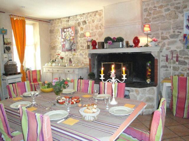 La Maison Bleue De Bed & Breakfast